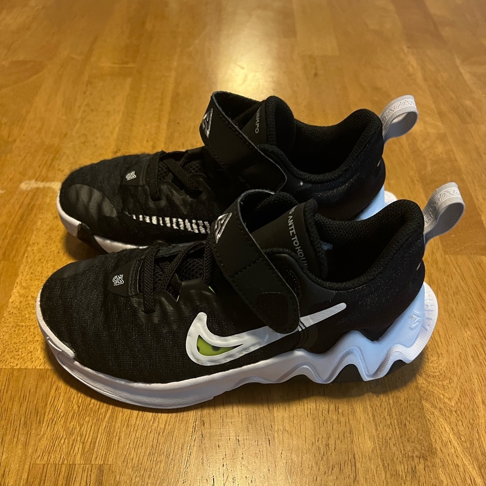 Kids Nike Giannis Immortality Basketball Shoes